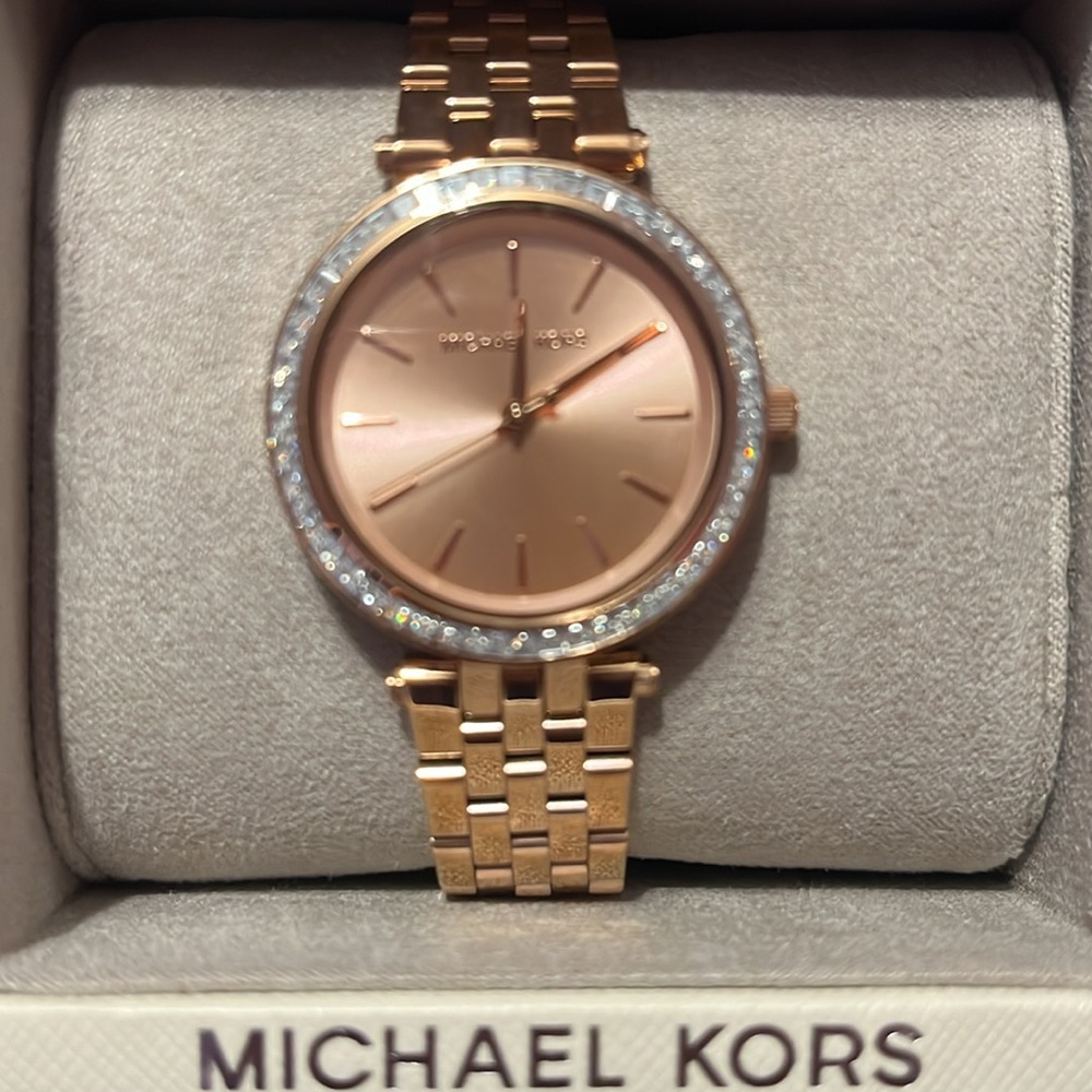 Michael Kors - rose gold watch - Picture 2 of 5